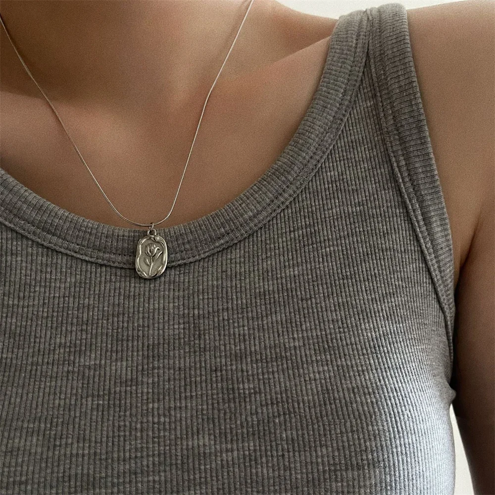2023 Vintage Fashion Simple Geometric Rose Pendant Necklace For Women Female Boho Gold-plate Snake Chain Choker Biżuteria Prezent
