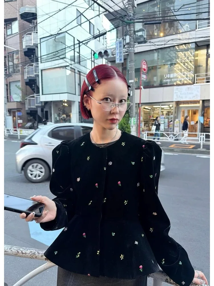 

Милая женская рубашка с вышивкой и завязками, с маленькими цветами, утягивающая талию, в повседневном стиле, весенняя коллекция, 100% другой материал