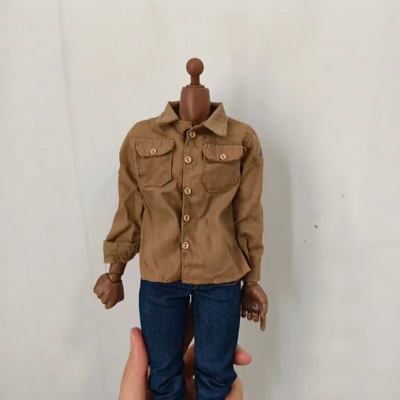 Auf Lager: 1/6 Maßstab Einfarbiges Herren-Soldatenhemd mit Langen Ärmeln, Kleidungsmodell für 12-Zoll-Actionfiguren und Spielzeugpuppen