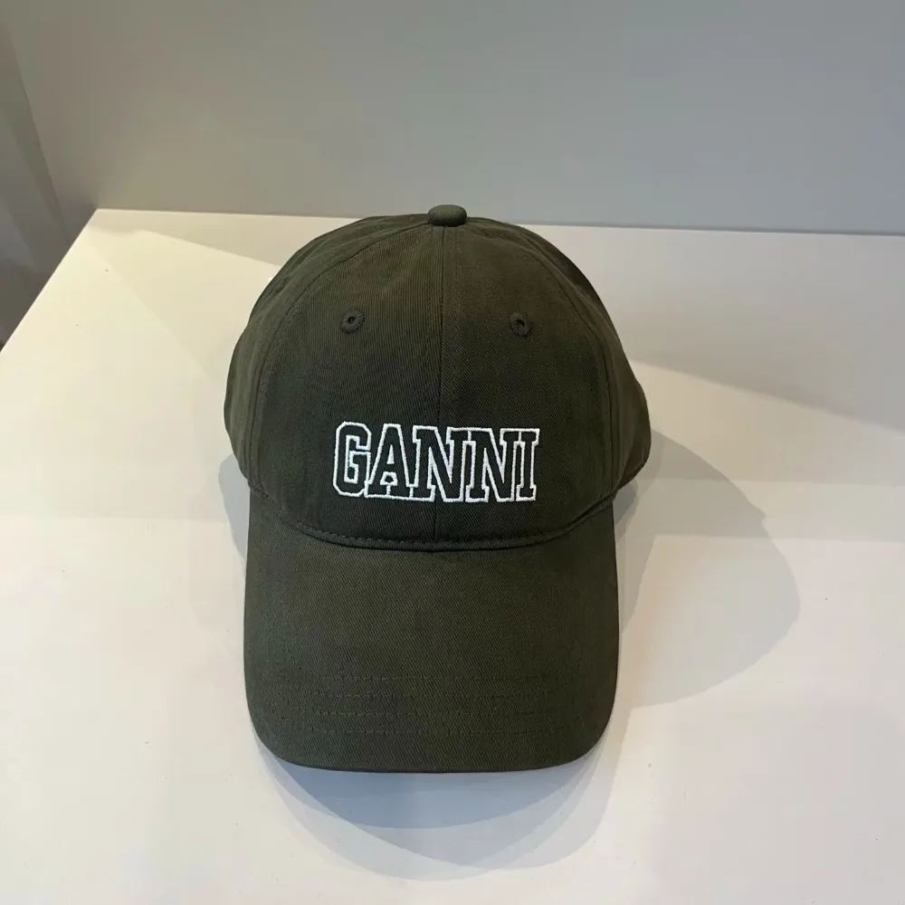 Luxury Designer Logo Baseball Cap Embroidered Cotton Sun Hat Men and Women Adjustable Casual Streetwear Outdoor Fashion Dad Cap