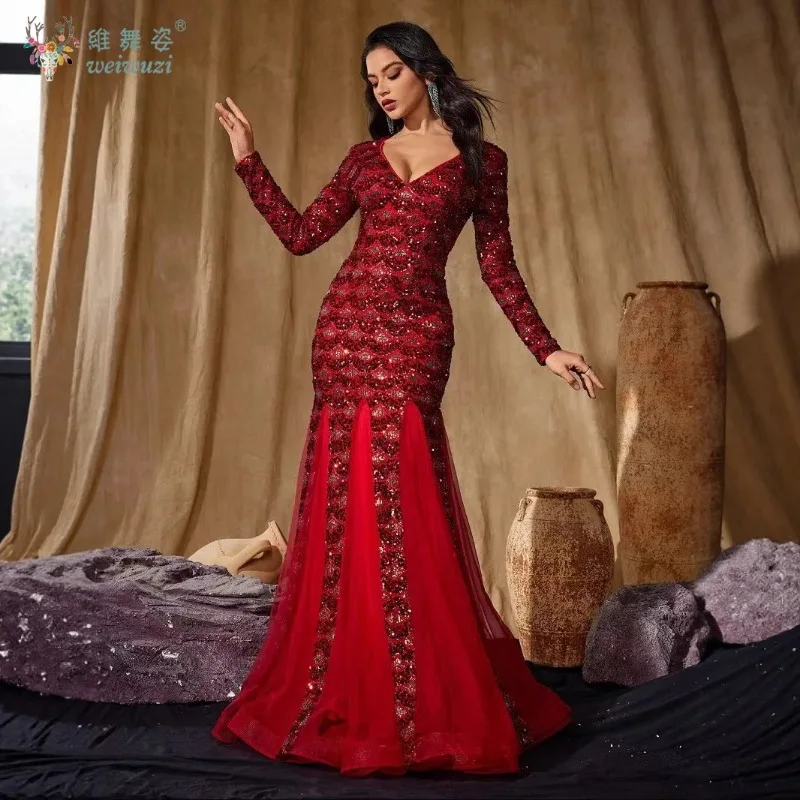 Abito da sera a sirena in rete patchwork con paillettes rosse autunno e inverno Abito da sera elegante con maniche lunghe e vestibilità slim