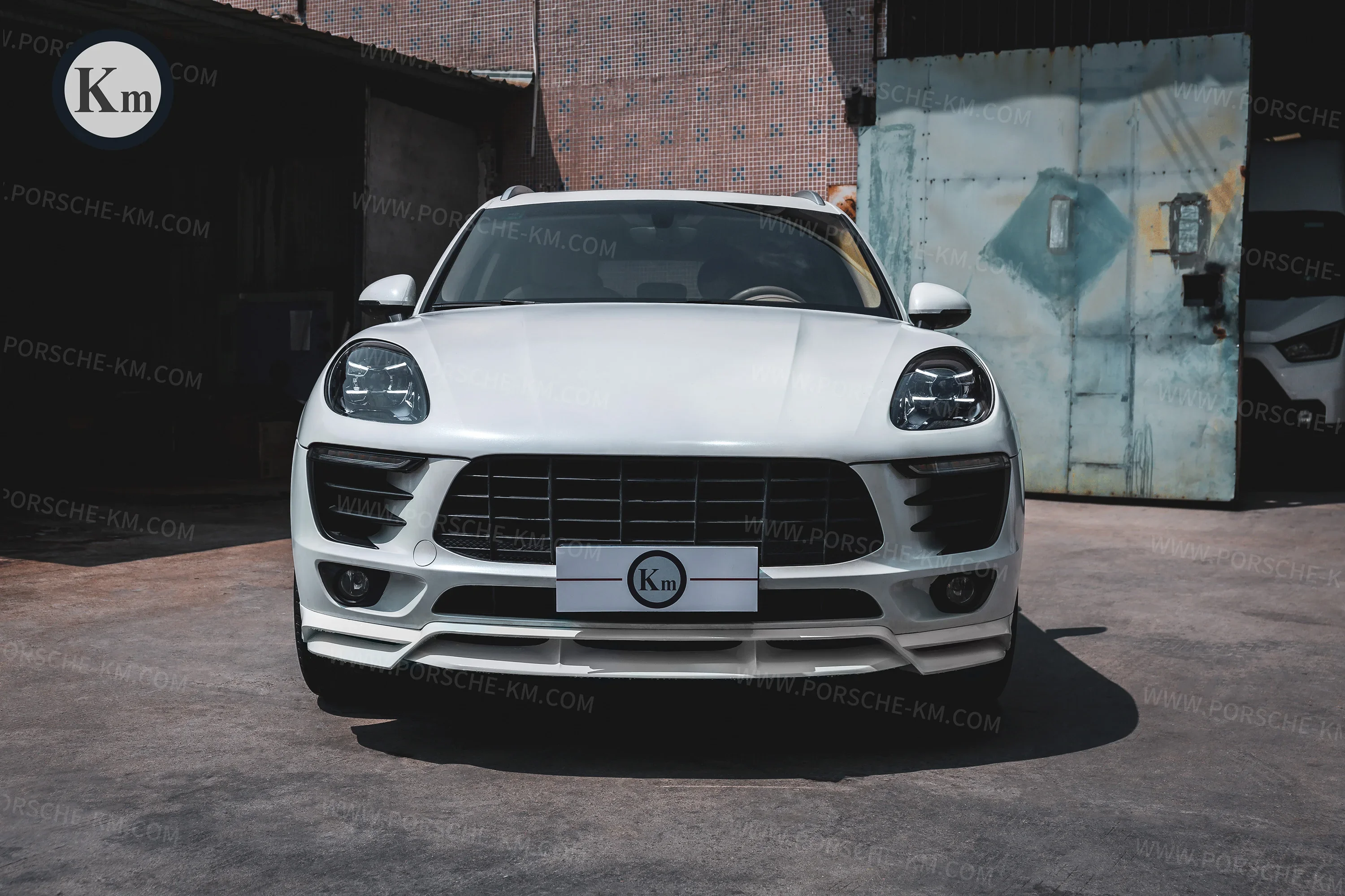 

KM Premium Upgrade 95B KDA Front Lip Perfect Fit for Macan95B.1/2 High Quality Enhances Vehicle's Visual Appeal！！