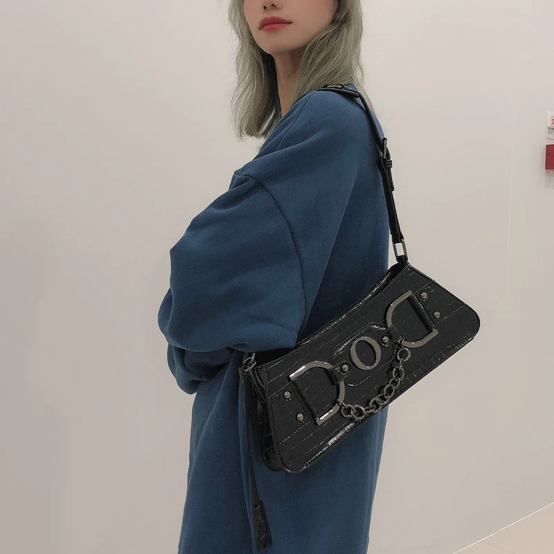 Imagem -04 - Mediow Bolsas para Mulheres Designer de Luxo Bolsa de Ombro Pequena Nas Axilas 2023 Nova Ferragem Punk Estilo Hip Hop Fechamento com Zíper Envio Rápido Chegou