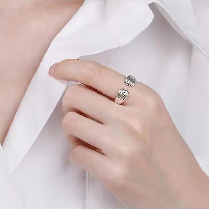 حلقة مفتوحة بطباعة مخالب القط والجرو ذات طراز جديد عصري ومبتكر