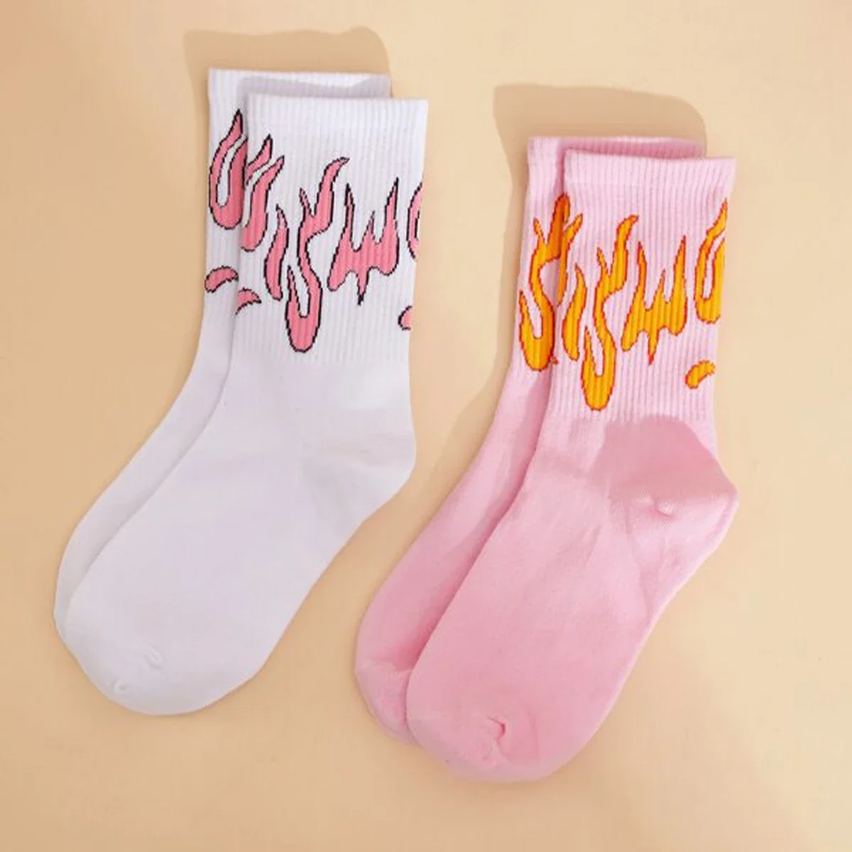 

2 Pairs of Spring Trend Personality Retro Flame Street Hip-hop Europe and Men and Women Couples in Socks