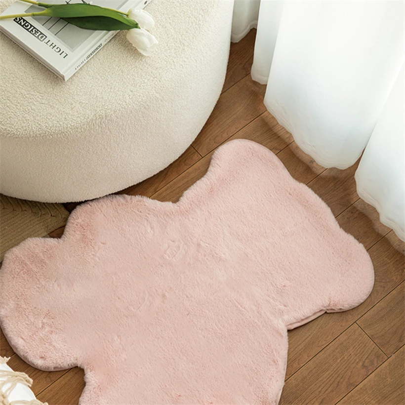 

Creative Bear Shape Floor Mat for Children's Bedroom, Bedside Blanket, Small Tatami, Modern Simple Bay Window Sofa Mat