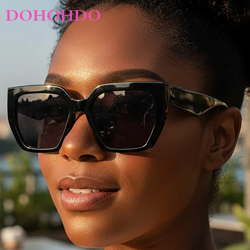 

New Fashion Big Square Frame Women Men Sunglasses 2026 Classic Brand Designer Eyewear Travel Driving Shades Female UV400 Óculos