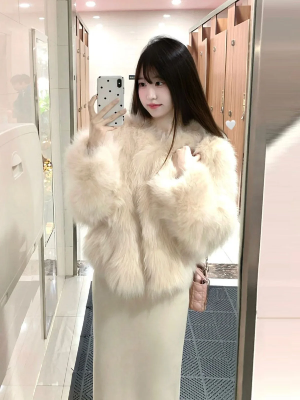 

Elegant Young Korean Style Fur Coat Women's Integrated Leather And Fur Outerwear Warm Pure Color Spring Fashionable