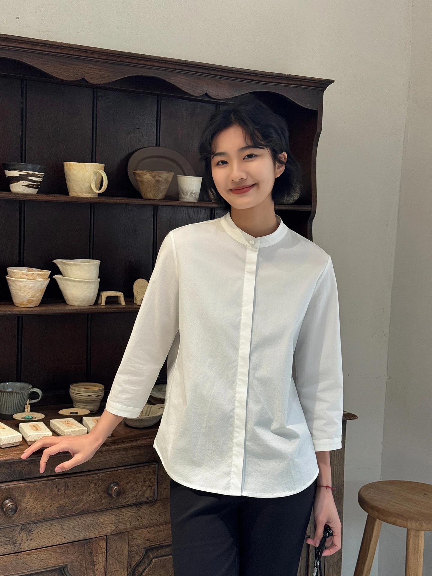 

Новая женская повседневная рубашка свободного кроя с круглым вырезом и длинным рукавом, белая, летняя коллекция 2026, простой стиль, на пуговицах, из смесового хлопка