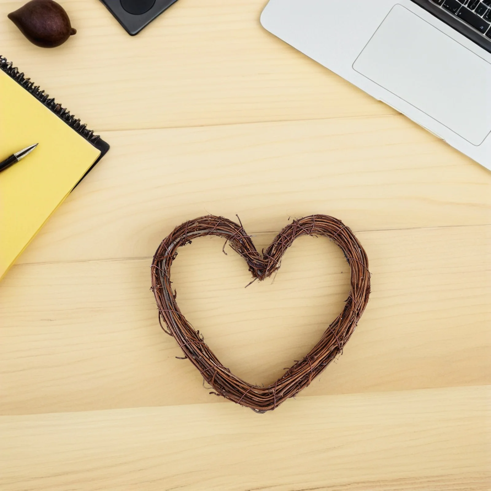 

6Pcs 15cm Heart Shaped Rattan Wreath Frame Natural DIY Garland Material for Creative Home and Event Decor Wreath Form