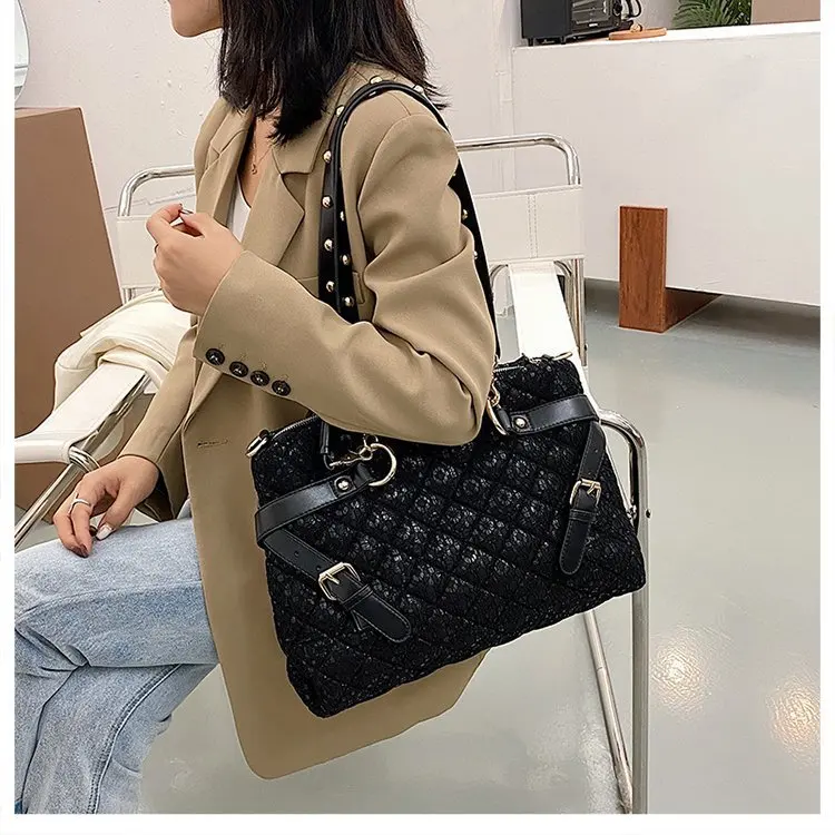 حقيبة حمل متعددة الاستخدامات للنساء حقيبة كتف كبيرة متعددة الاتجاهات حقيبة حمل كاجوال حقيبة يد عصرية محفظة جلدية واسعة