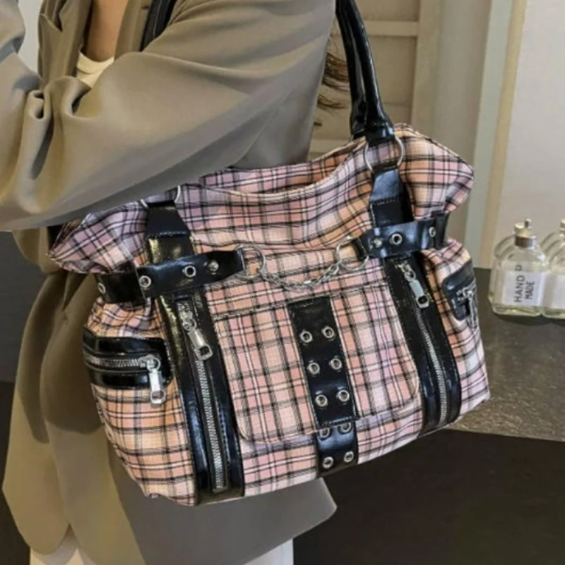 

Vintage Plaid Punk Tote Bag, Medium Canvas Handbag with Rivet Chain, Y2K Streetwear Shoulder Bag for Daily School Travel