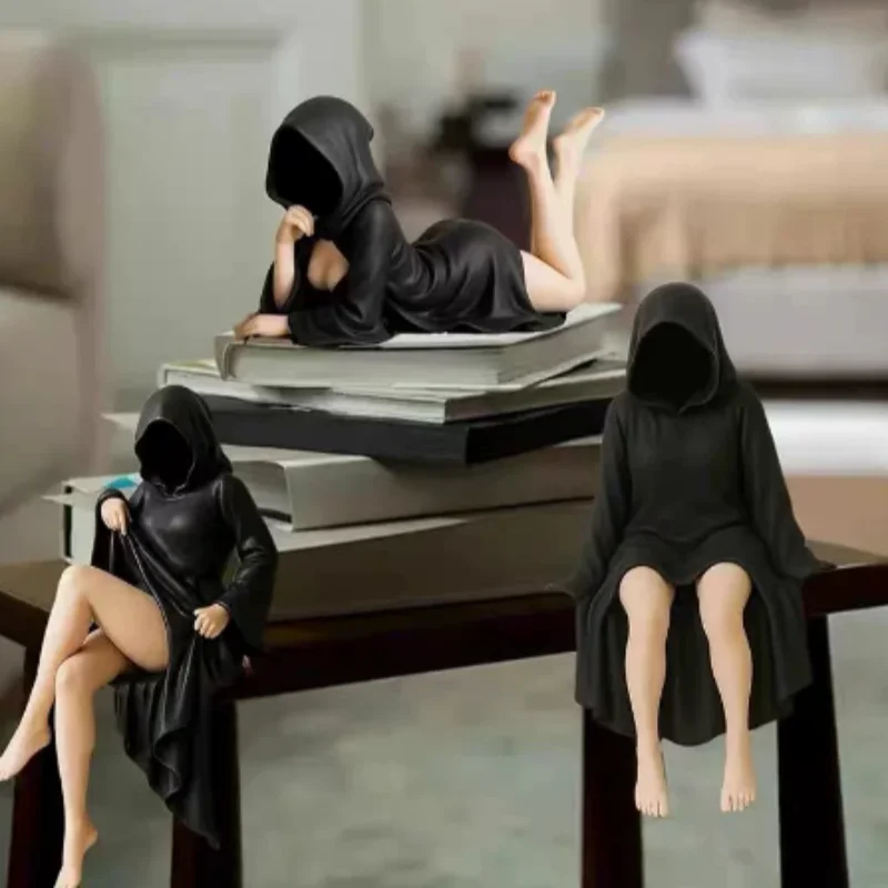 Gothic Black Robed Queen Sculpture - Mystical Halloween Figure Statue, Elegant Bookshelf Centerpiece & Home Decor