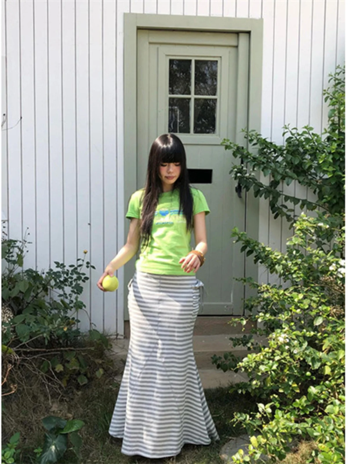 เสื้อยืดสไตล์อเมริกันย้อนยุค ลายพิมพ์ไหล่เฉียง แฟชั่นฤดูร้อนสำหรับผู้หญิง สไตล์เกาหลี ทรงตรง ผ้าถัก