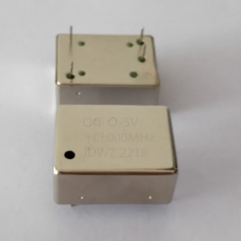 Crystal oscillator OCXO within 100MHz ± 0.05ppm