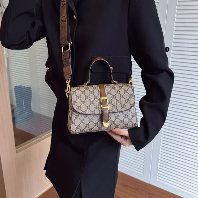 Stylish Designer Solid Tote Diaper Bag Women Luxury Large Capacity Elegant Leather Crossbody Shoulder Bag For Versatile Use