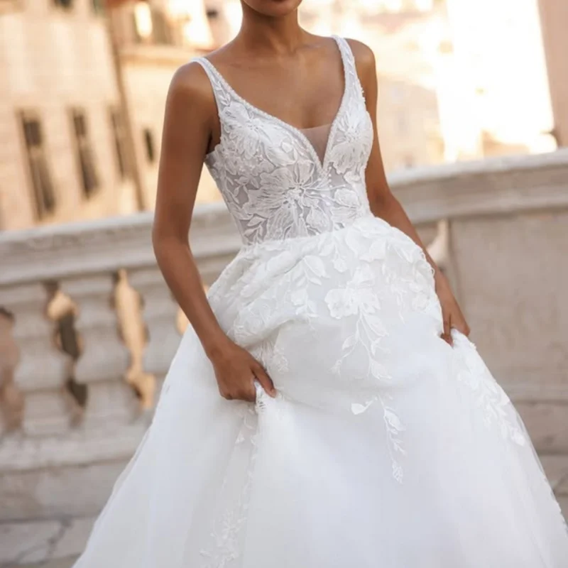 Lace White Appliques Wedding Dresses  off-shoulder A-line Long tail decal Bridal Gowns Made Customized