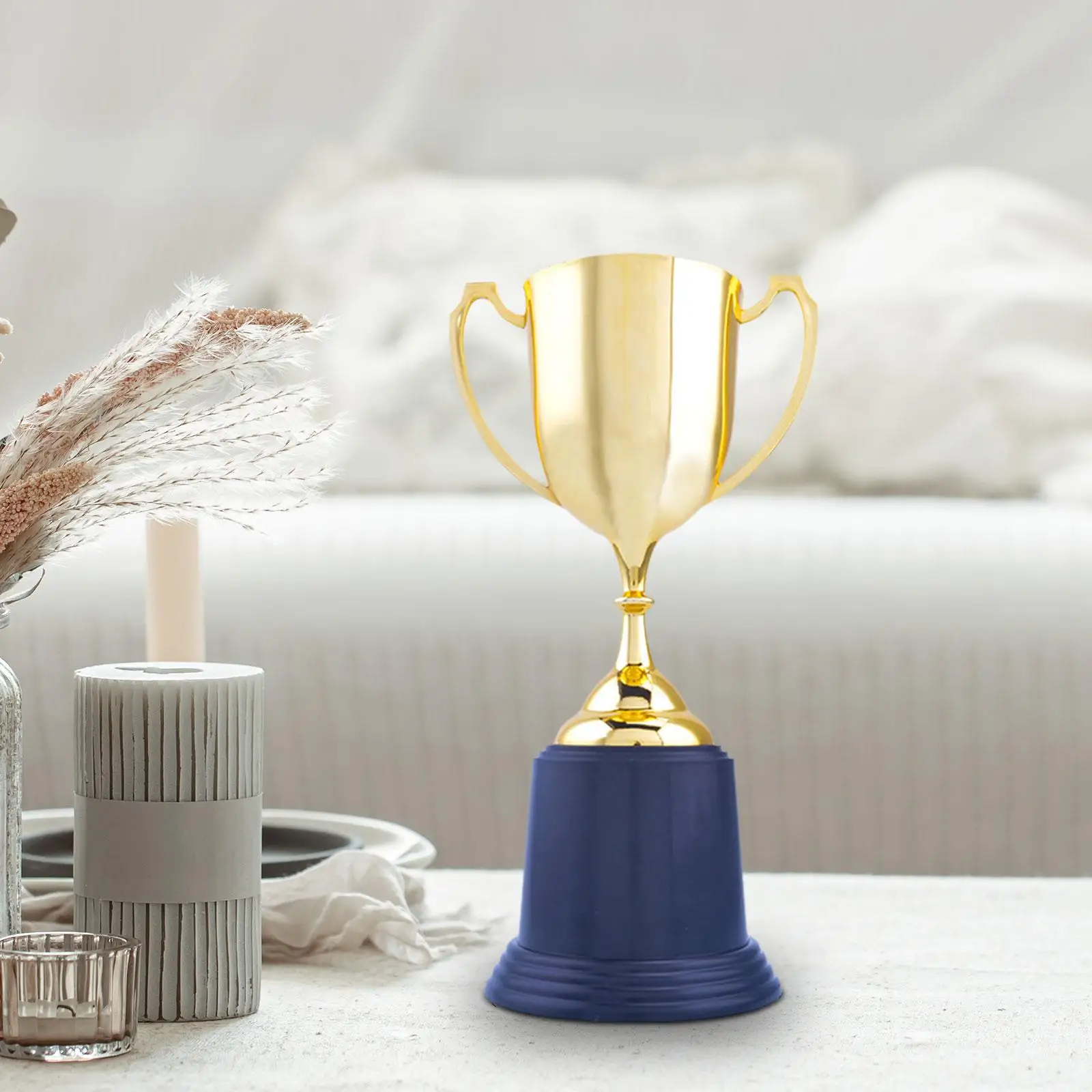 كأس ذهبي مع قاعدة ، المركز الأول ، جائزة مكافأة ، حفلات التخرج ، البطولات ، الرياضة ، البطولة ، المنافسة