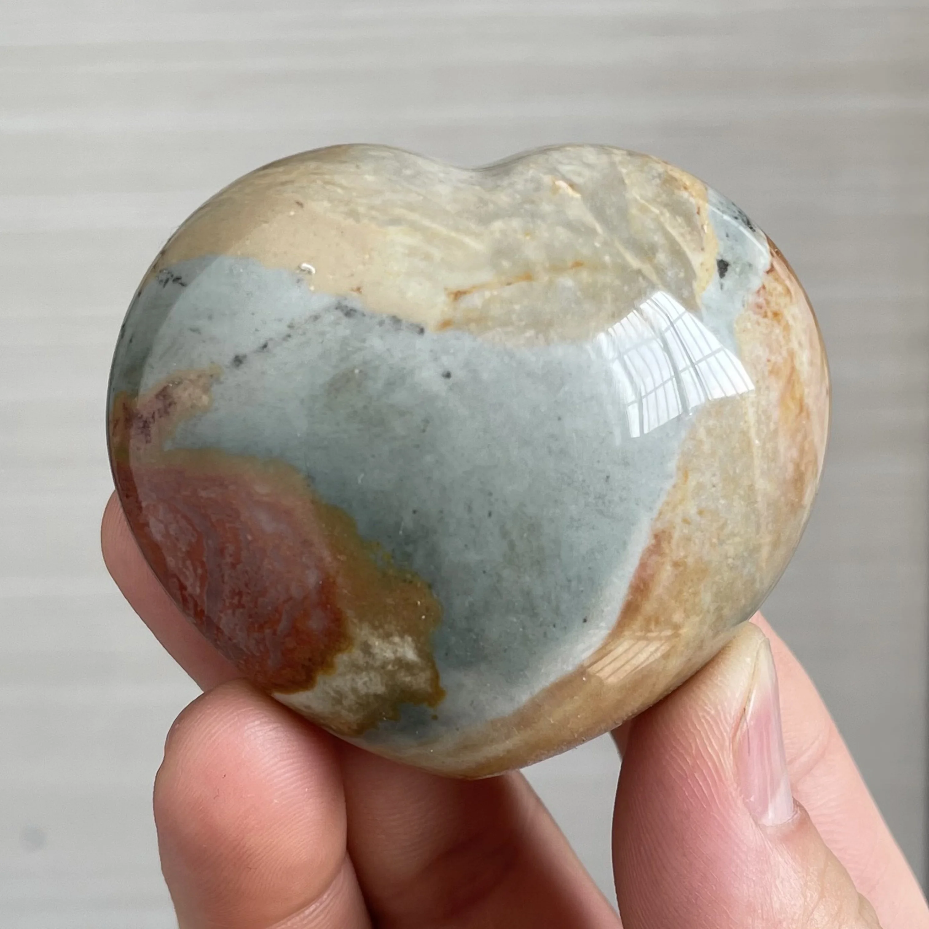 Natural Ocean Stone Heart Allegorical Love Symbol Sorcerer Spirit Meditation Feng Shui Healing Crystal Room Ornament S1-8