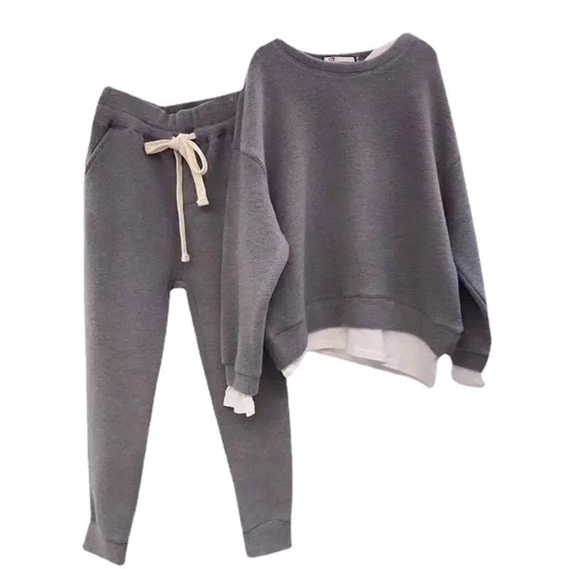 Women's Pullover & Pants Set - Autumn 2025 - usage example
