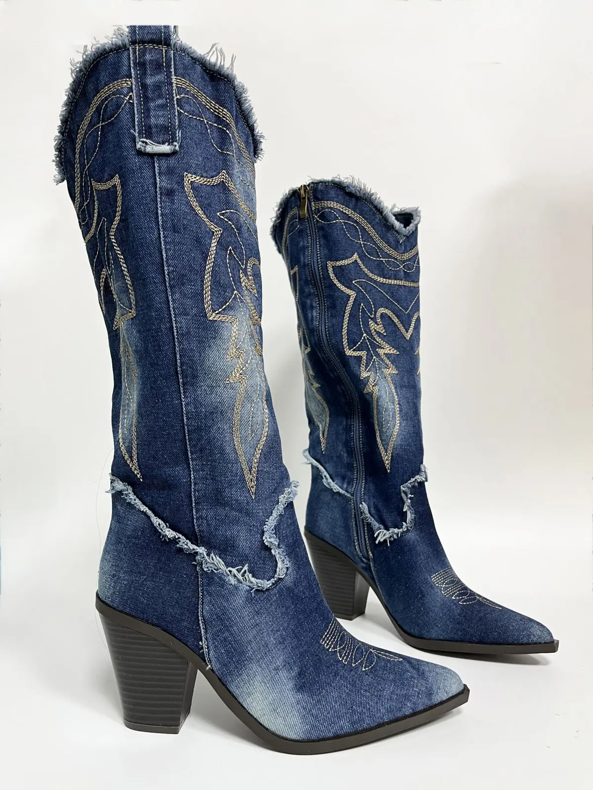 2024 New Autumn Blue Denim Boots Embroidered Retro Pointed Western Cowboy Boots Women\'s Thick Heel Knee High Boots