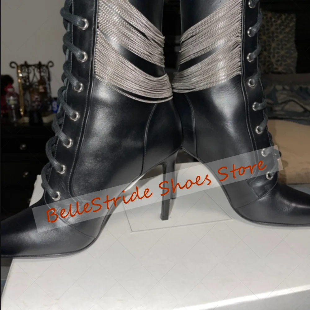 블랙 레이스업 포인티드 토 부츠 체인 장식 무광 가죽 여성 신발 얇은 하이힐 파티 연회 데이트 2025 여성용 신발
