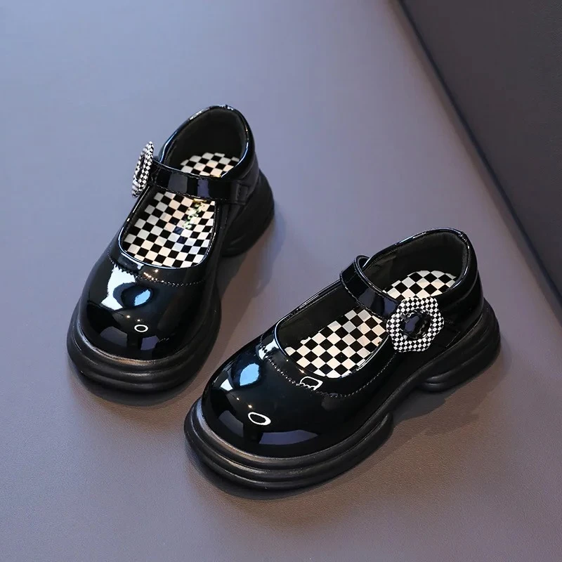 

Girls' Performance Shoes Children's Versatile Princess Shoes with Checkerboard Flower Buckle 2025 New Girls' Sweet Leather Shoes