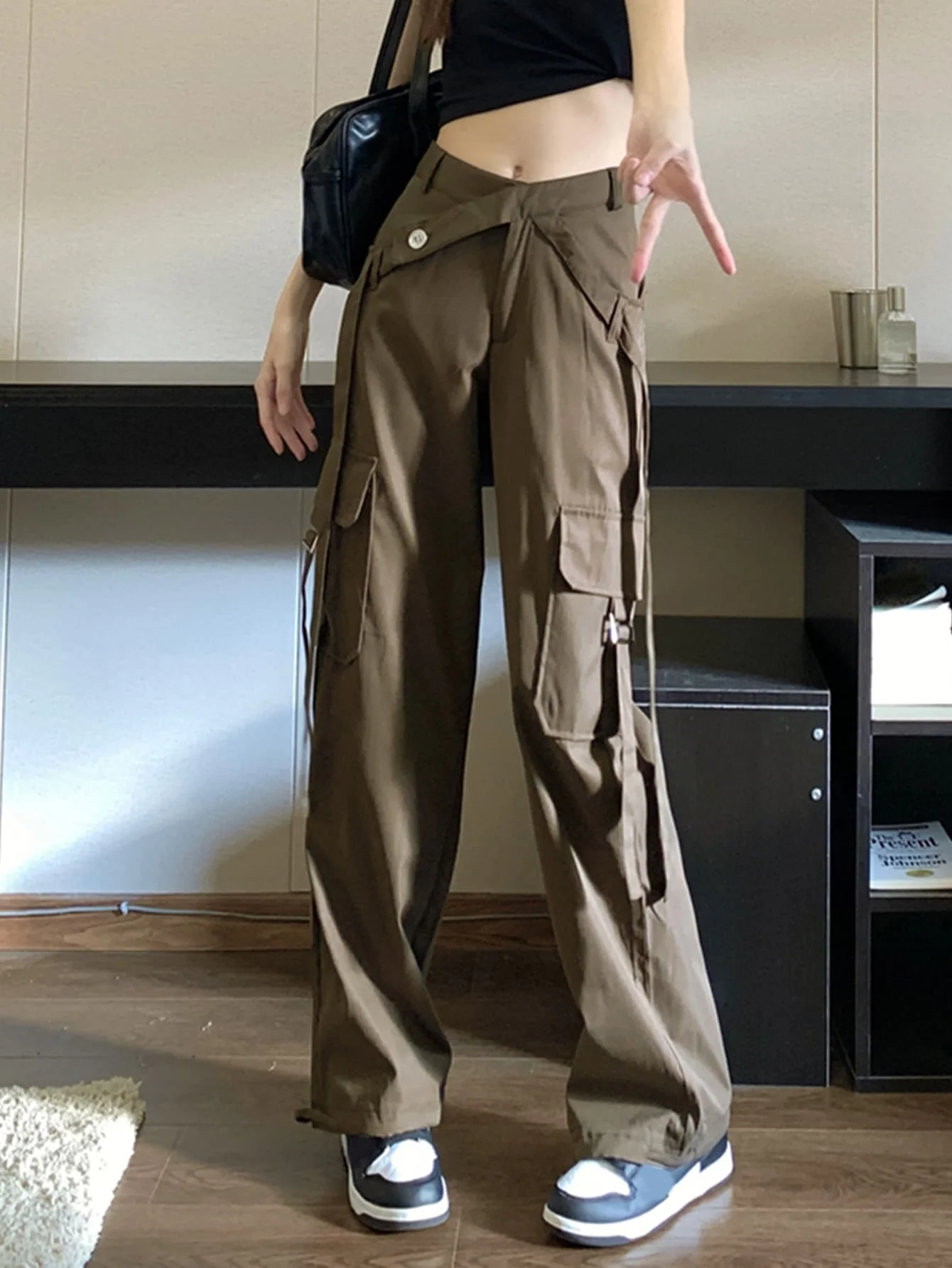 

South Korea's Dongdaemun Summer European and American Style Multi-Flap Pocket Pants High Street Straight Pants for Small People American Retro Cargo Pants for Women