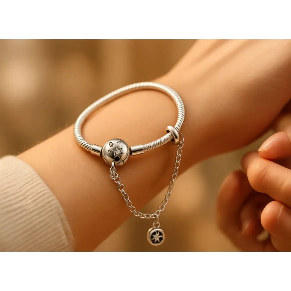 

Браслет из стерлингового серебра для женщин: цепочка-змейка с подвесками в виде звезды, луны, бабочки. Очаровательные и культовые украшения. Идеальный подарок.