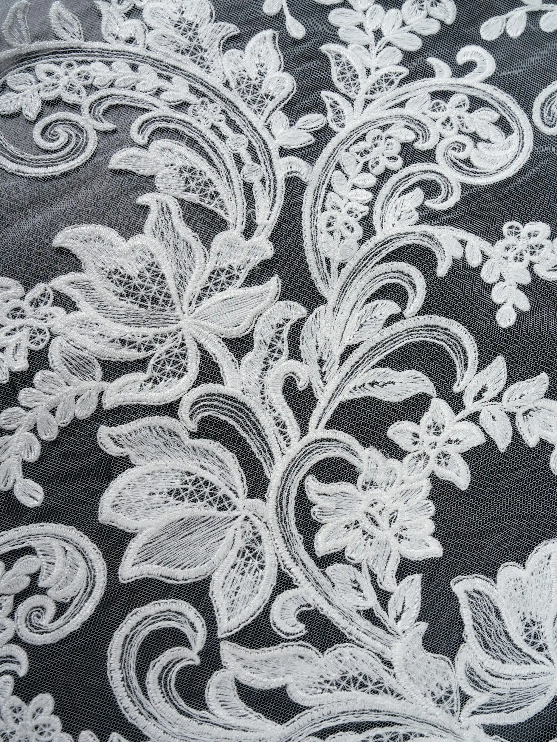 Latest Lace Fabric High Quality 2024  Luxury Wedding Ivory Lace Wedding Bridal Fabric Embroidery