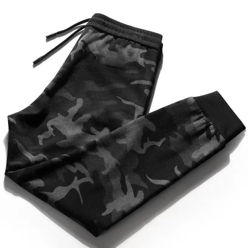 กางเกงขายาวลำลองผู้ชาย ลายพราง ผ้าไหมน้ำแข็ง ระบายอากาศ แห้งเร็ว ทรงหลวม สไตล์สปอร์ต ใส่ทำงาน ใส่เที่ยว สำหรับวัยรุ่น ฤดูใบไม้ผลิ ฤดูร้อน