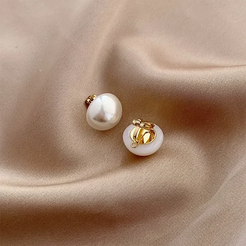 

Diameter 15 Mm Minimalism White Simple Round Simulated Pearl Clip on Earrings No Pierced for Women Wedding Party Jewelry