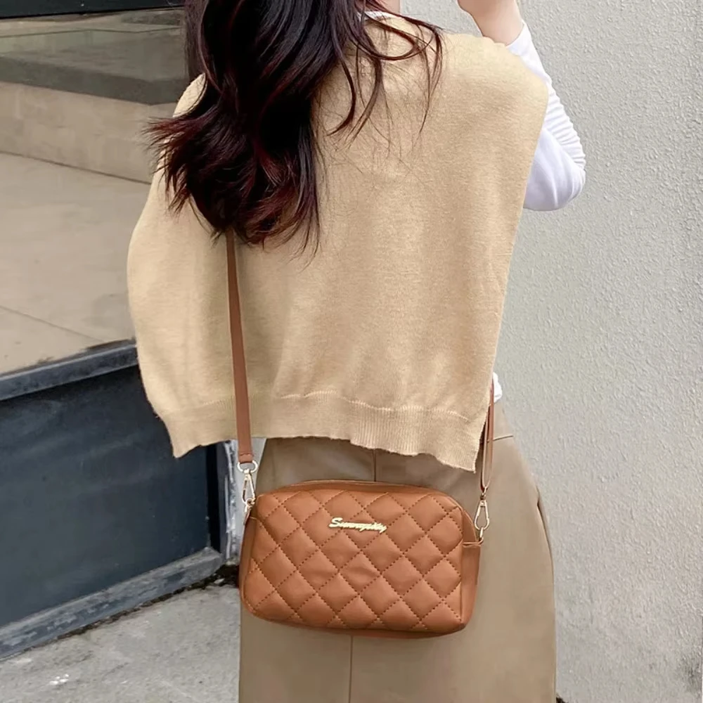 2024 quaste Kleine Umhängetasche für Frauen Trend Lingge Stickerei Kamera Weibliche Schulter Tasche Mode Kette Damen Umhängetaschen