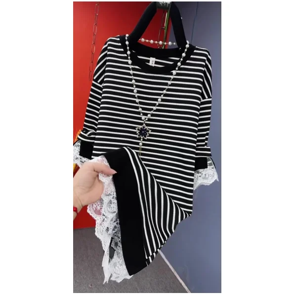 

Spring Fashion Age-Defying Slimming Striped Shirt with Lace Long Sleeve T-Shirt Top