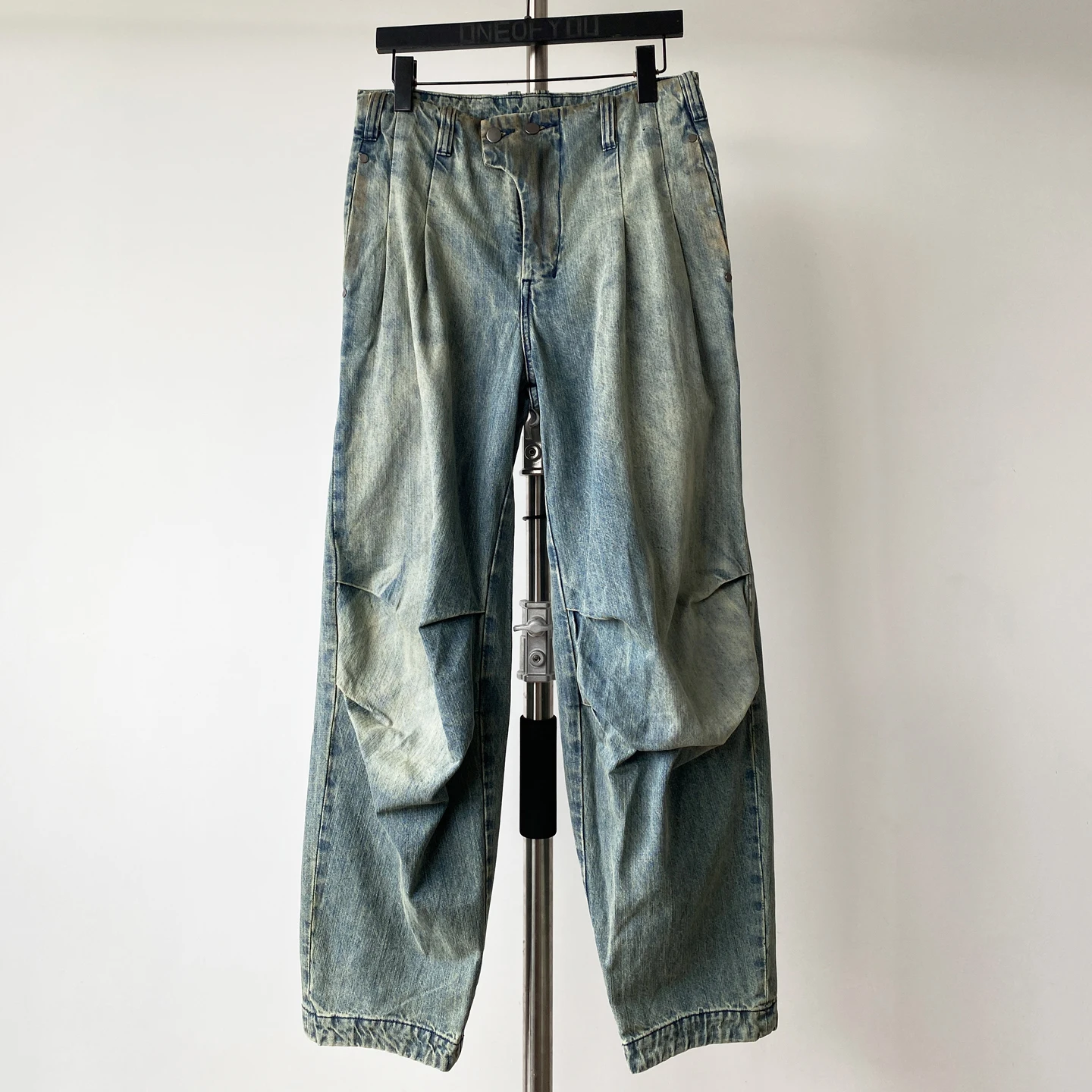 

Мужские джинсы с плиссировкой на коленях, с эффектом потертости, свободного кроя, длинные брюки в японском стиле, повседневные, свободные джинсы