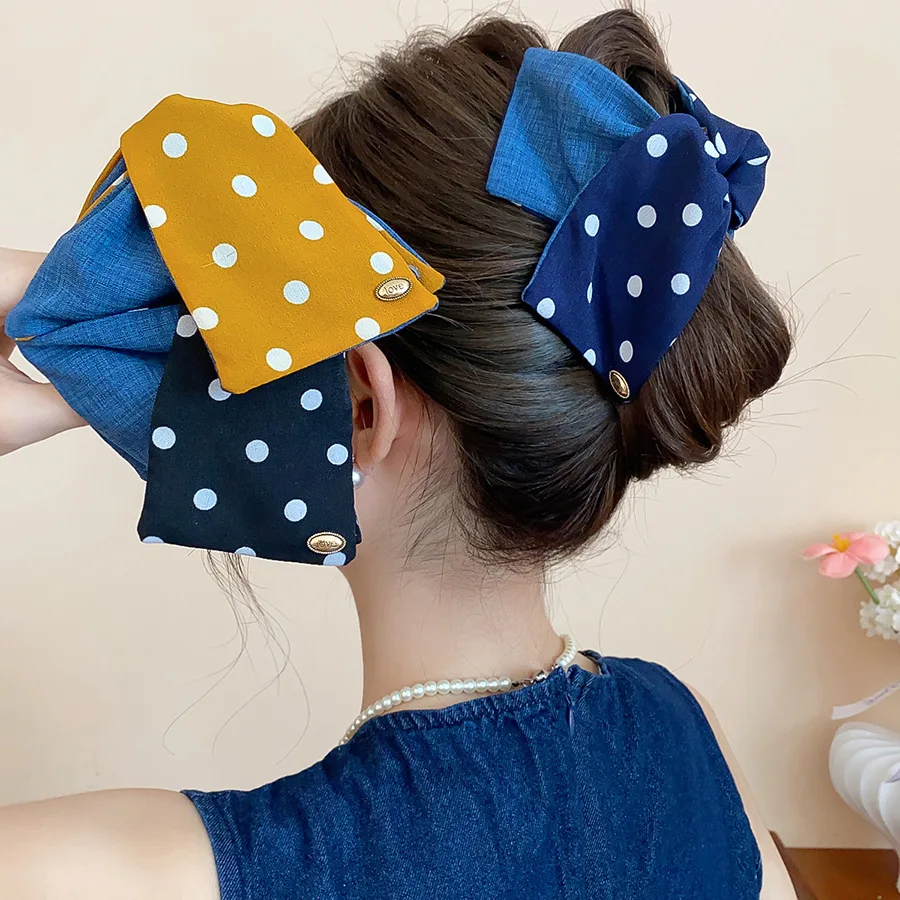 Acryl Stoff Schleife Dreieckige Haarklammer für Frauen Pendeln Einfache Polka Dot Shark Clip Persönlichkeit Vielseitiger Haarschmuck M