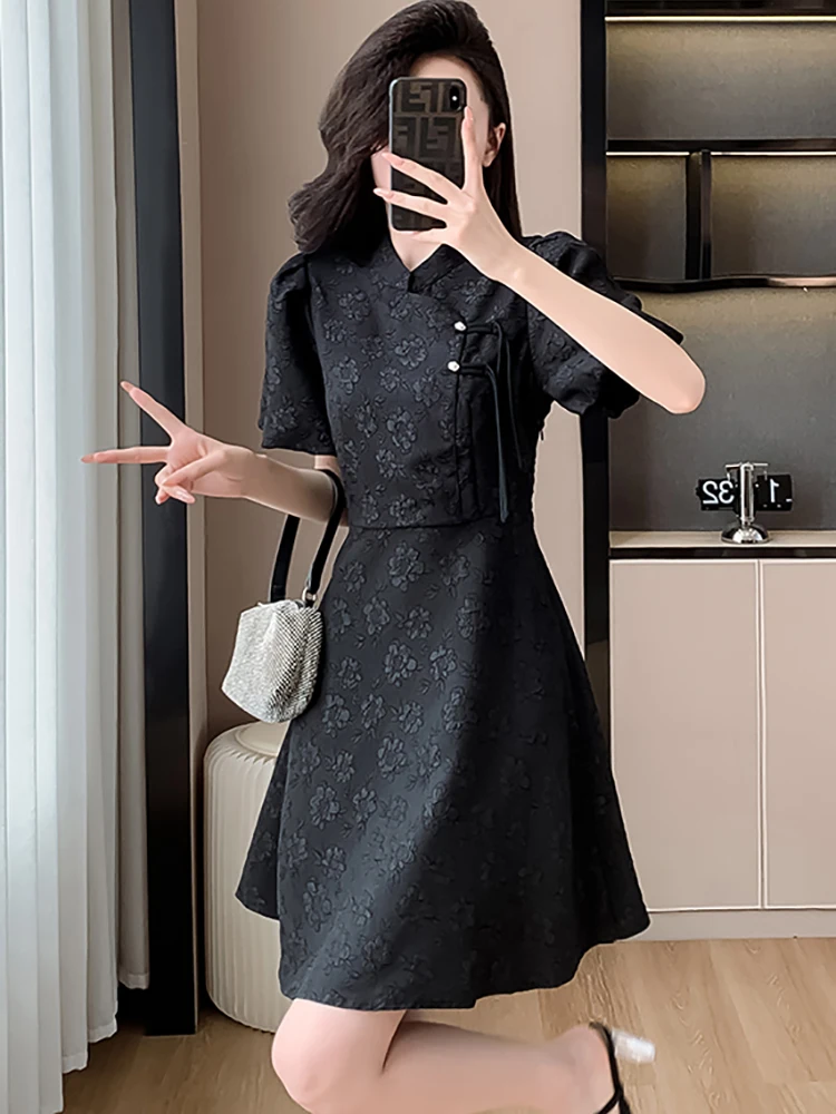ฤดูร้อนสีดํา Jacquard ดอกไม้แขนสั้นชุดผู้หญิง Vintage Hepburn พรหมชุด 2025 เกาหลี Elegant Bodycon Dress