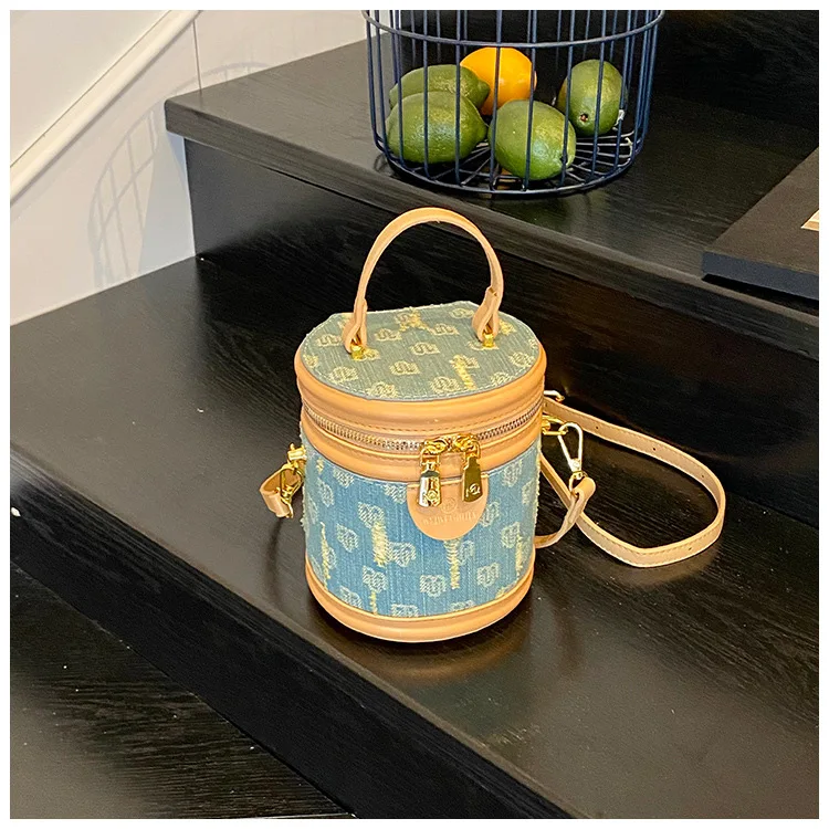 

Structured Round Barrel Bag 2025, Women's Chic Mini Bucket Purse for Summer, Unique Crossbody & Shoulder Bag