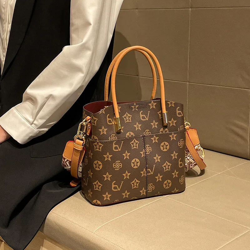 

New in 2026 Fashion Tote Shoulder Bag, Spacious Top Handle Crossbody Purse, Stylish Everyday Handbag for Shopping Travel Work