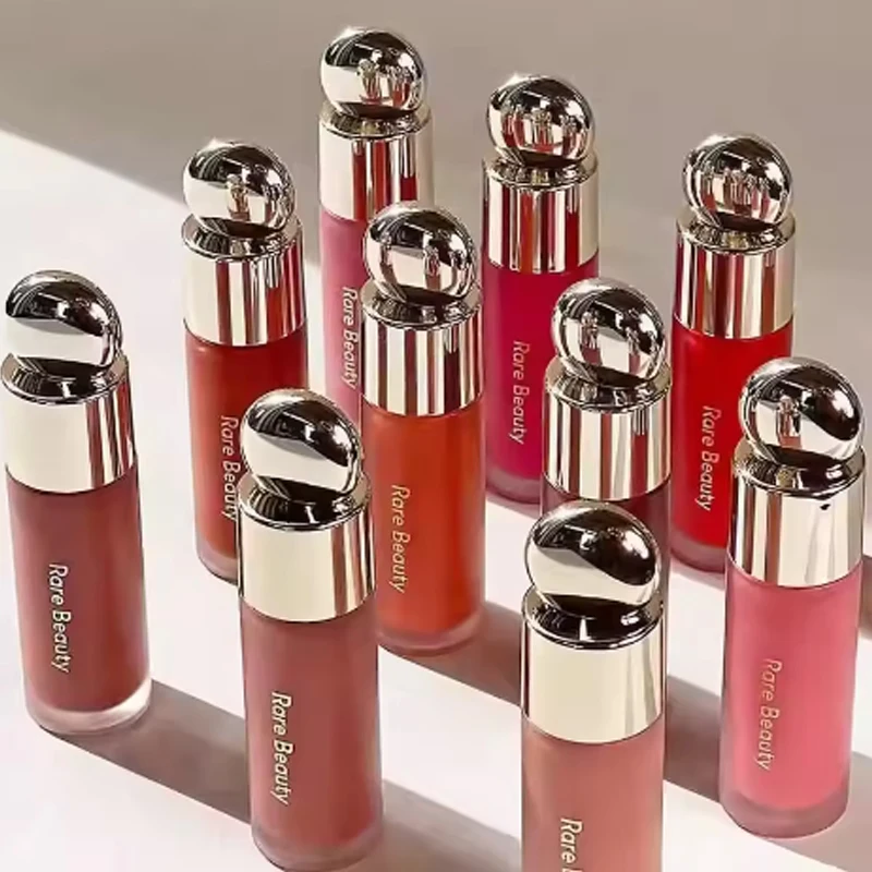 

Жидкие румяна Rare Beauty Soft Pinch: водостойкие, стойкие, придают объем, подходят для всех оттенков кожи, натуральная косметика.
