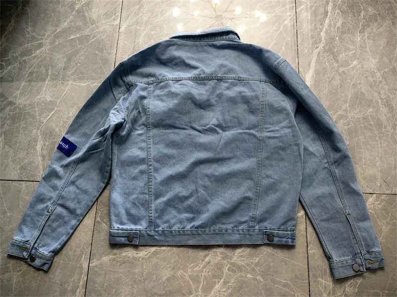 Frühling und Herbst Neue Herren-Jeansjacken mit Stickerei Y2K Trendige und Stilvolle Slim-Fit-Jeansjacke mit Abzeichen – Detail 6