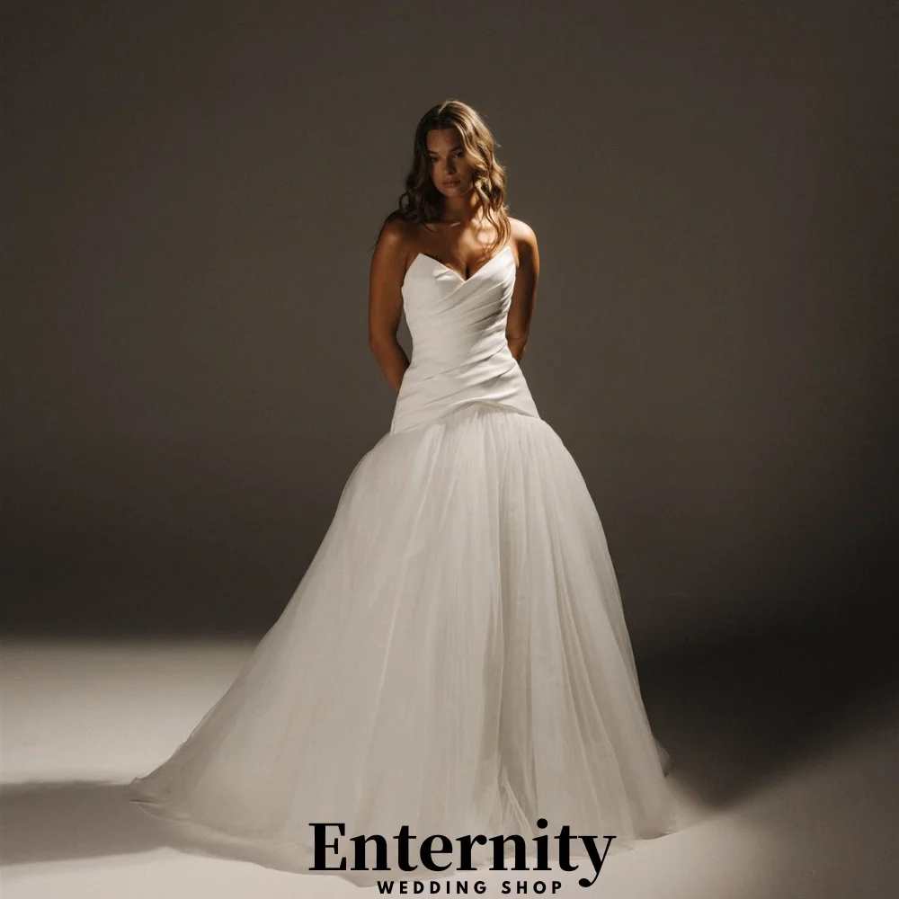 

Customized Ruffles Wedding Dresses Elegant V-neck Sleeveless For Women Charming Button Ruched Bridal Gowns Vestidos De Novia