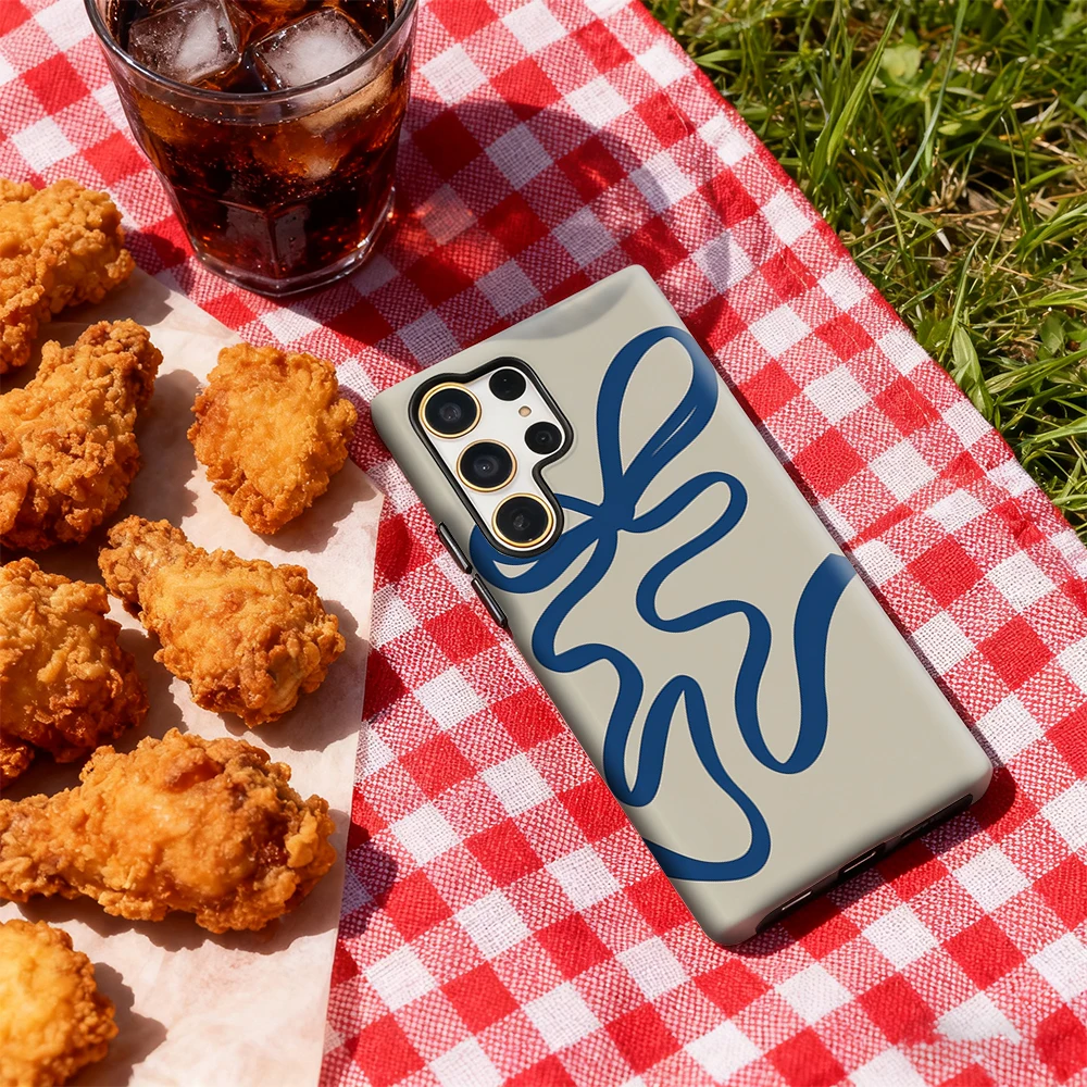 حافظة هاتف بفيونكة زرقاء كريمية لهاتف سامسونج جالاكسي S25 Ultra S24 S23 Ultra Plus غطاء خلفي لامع بطبقة مزدوجة