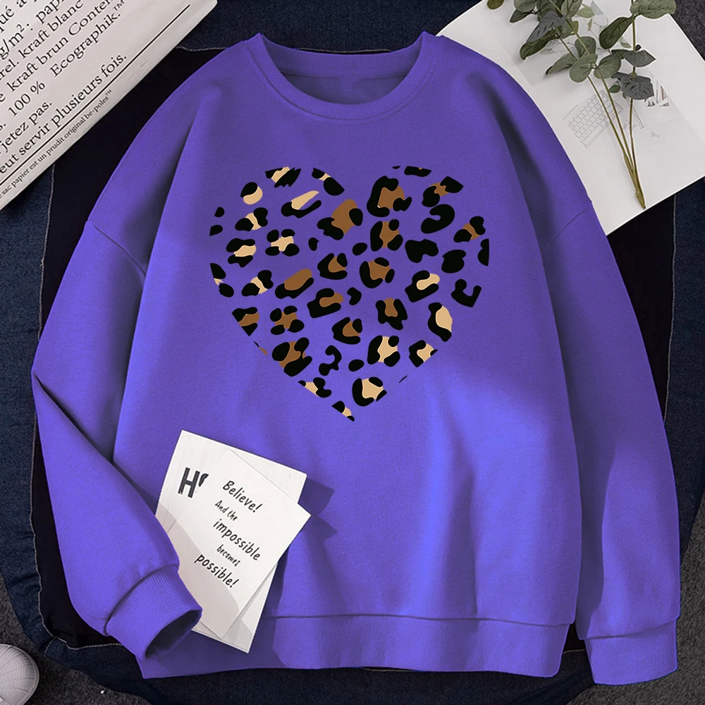 Autumn Funny Women Pullover Simple Broken Leopard Heart Print Hoodie Warm Comfortable Sweatshirt Crewneck Fleece Female Clothes