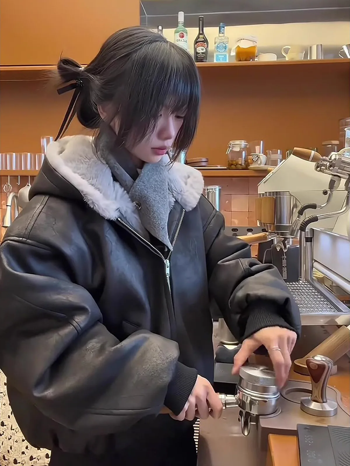 

Men's Winter Padded Jaet Craed Leather Eagle Cotton Vest Long Sve Zipper Closure Warmth Youth Faion Hooded Coat