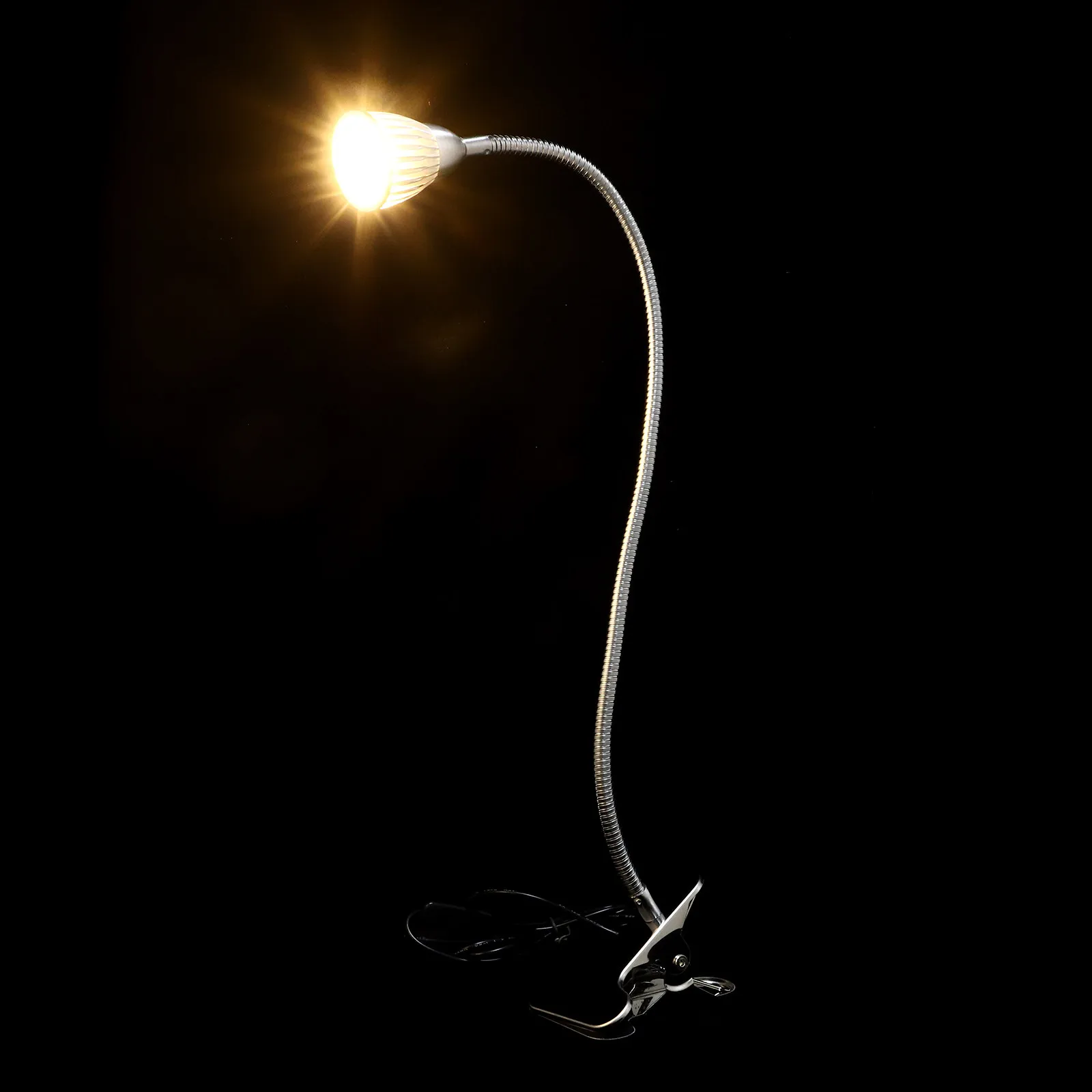 USB LED Clip Lamp for Reading, Studying, Bedside – Adjustable Eye-Caring Desk Light
