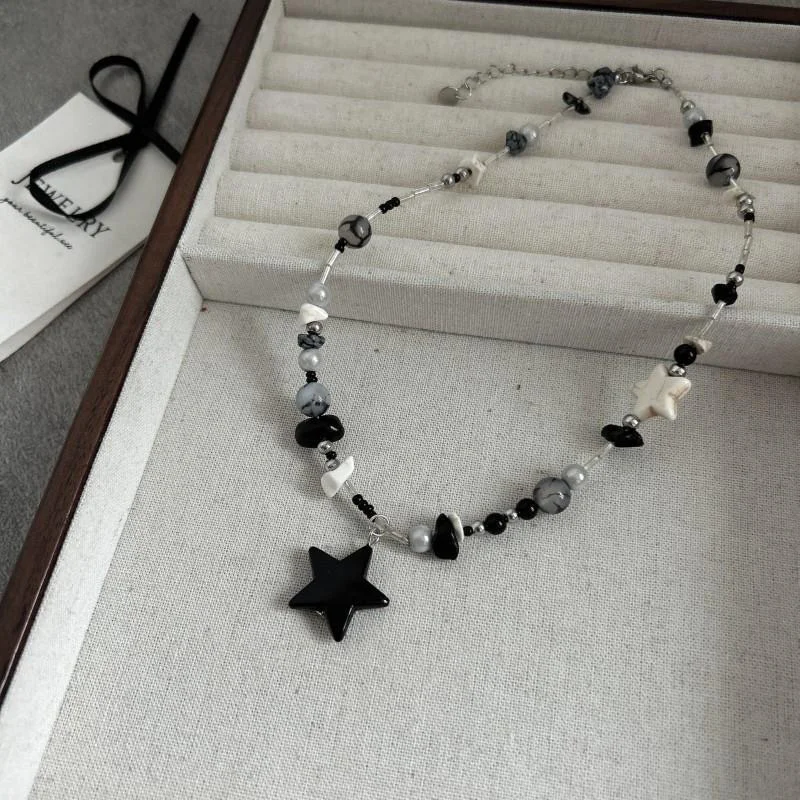 Vintage Goth Cool Star Pendant Beaded Chain Necklace For Women Dopamine Black Star Beaded Necklace Kpop Y2K Jewelry Accessory