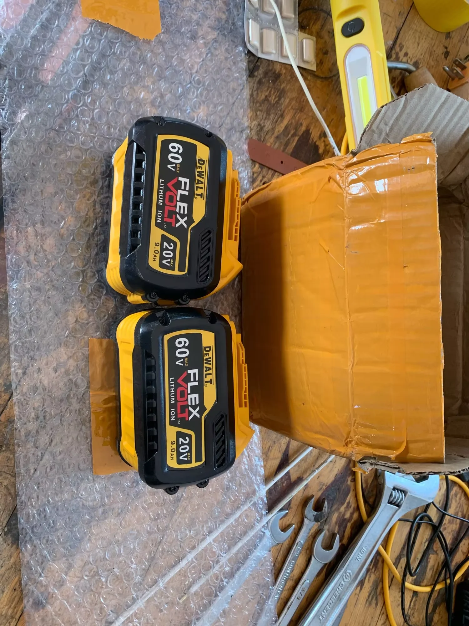 

Новая 100% оригинальная аккумуляторная батарея Dewalt 9.0Ah 20V/60V для электроинструментов DCB206 DCB205 DCB200 DCB203