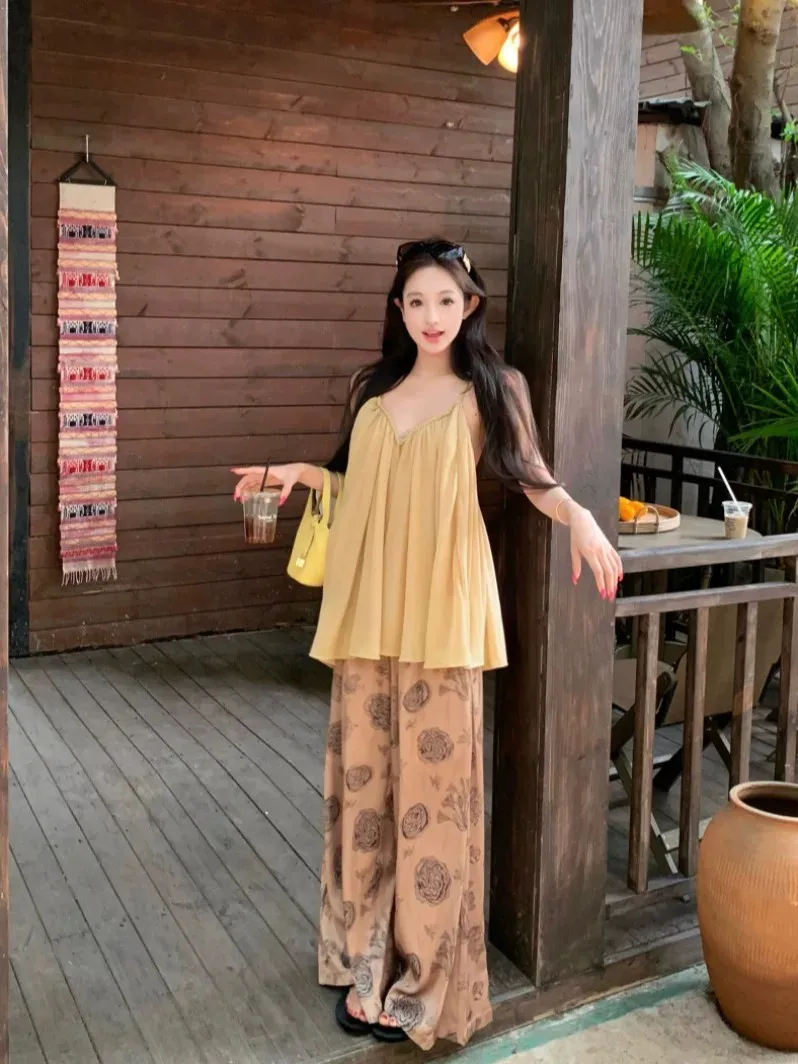 Casual Loose Women's V-neck Sleeveless Top Summer Vacation Style Pleated Gathered Waistline Slimming Atmosphere Sense