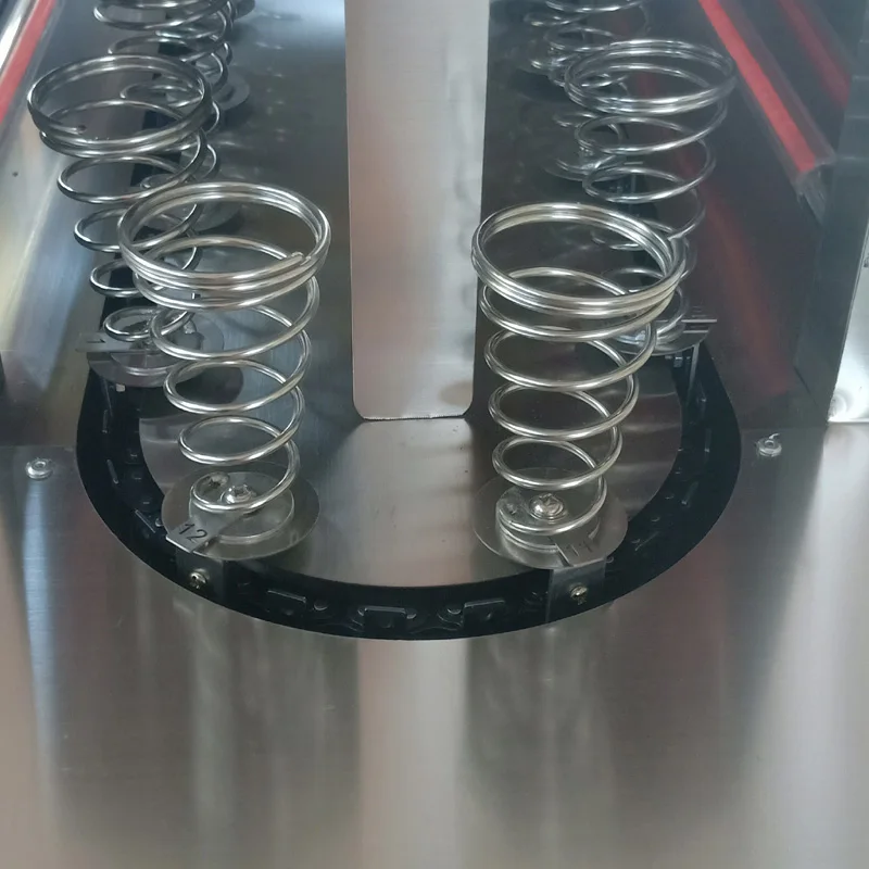 Macchina per la produzione di coni per pizza a forma di conchiglia a 4 coni con vetrina per forno opzionale